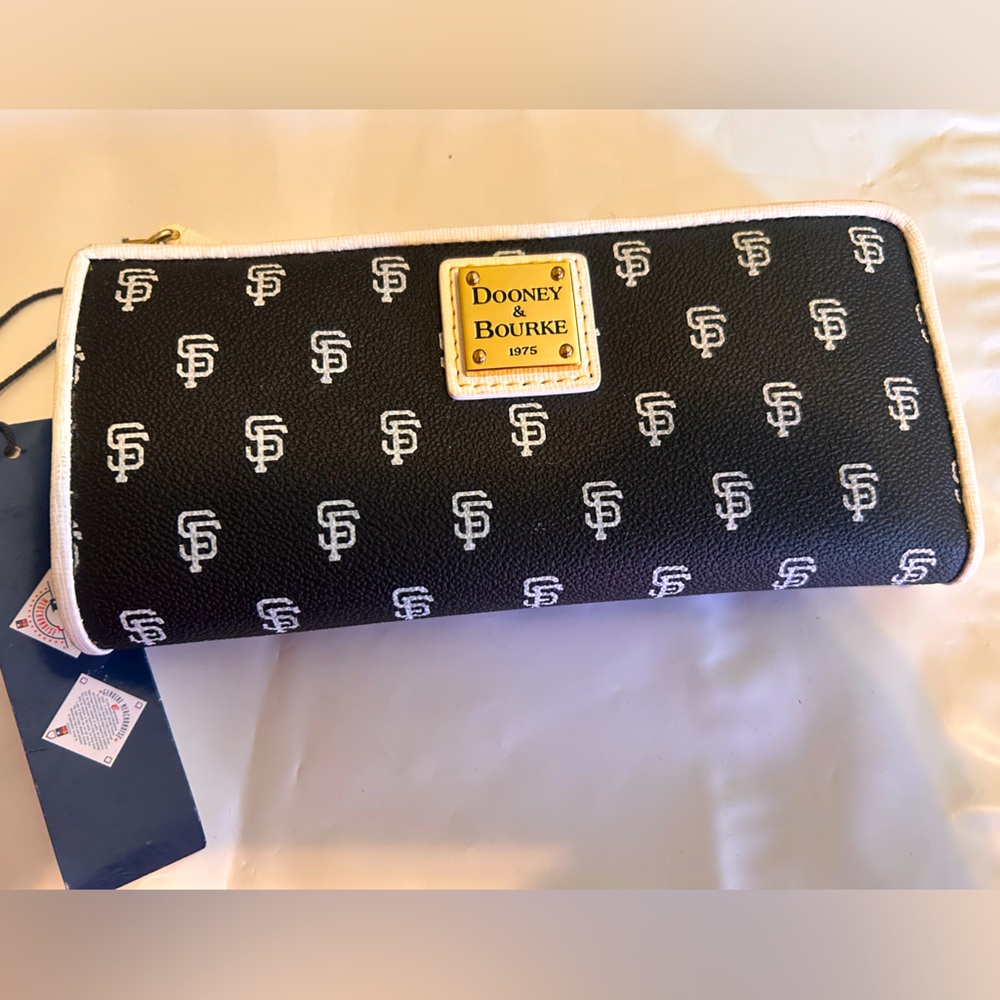 Women's San Francisco Giants Dooney & Bourke Signature Clutch